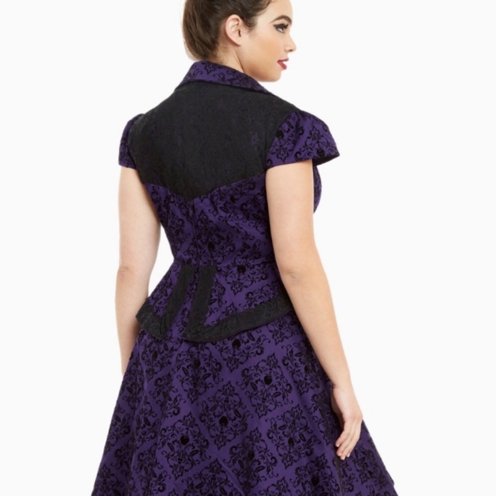 Hot Topic x Disney Once Upon A Time Regina Evil Queen Purple Damask Dress 22 3X - Picture 10 of 16